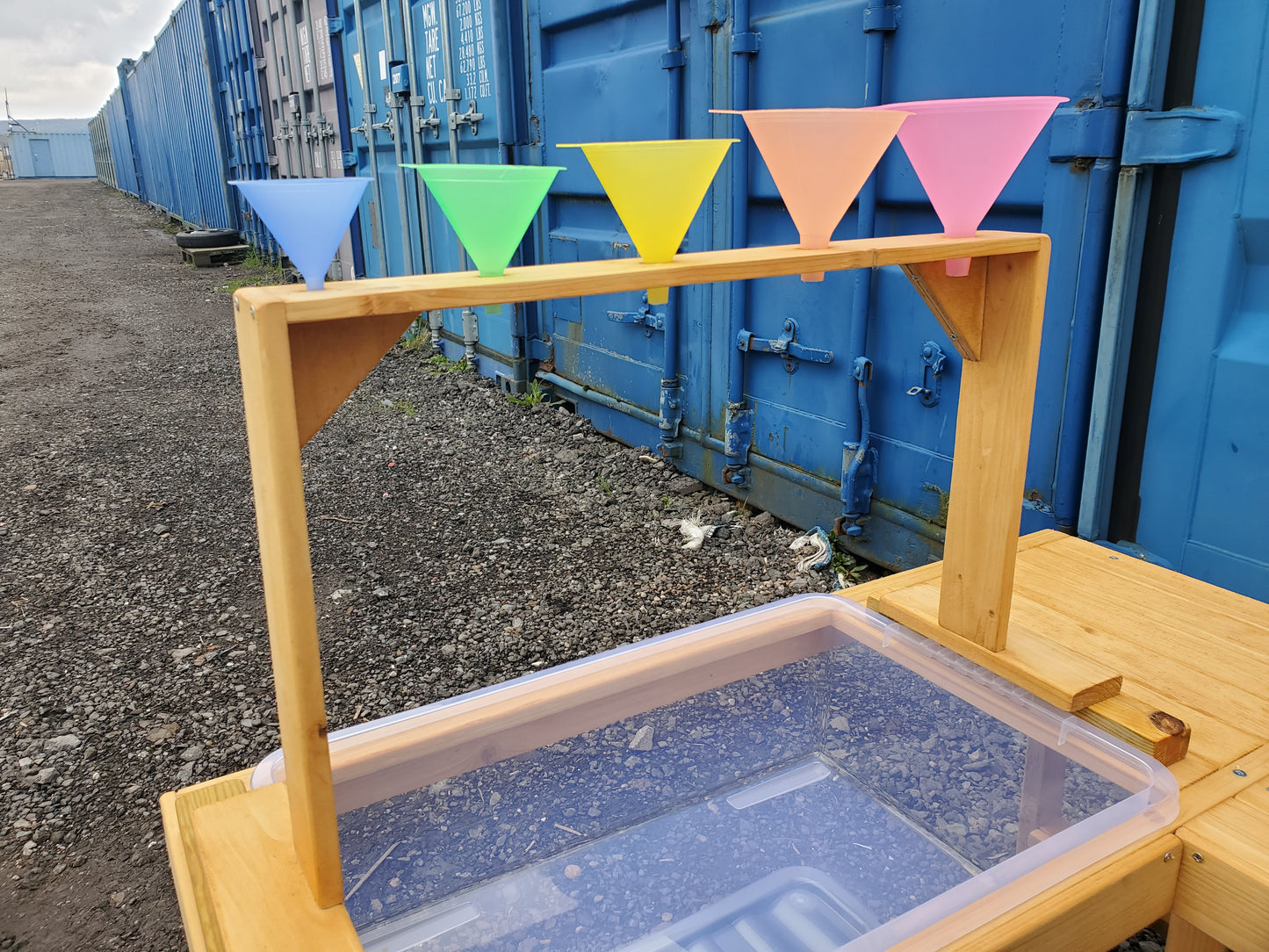 5 funnel rack for sand/water