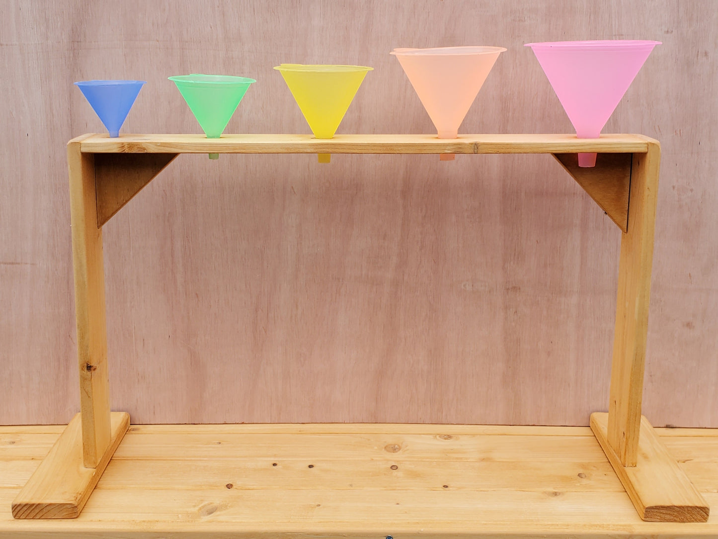 5 funnel rack for sand/water