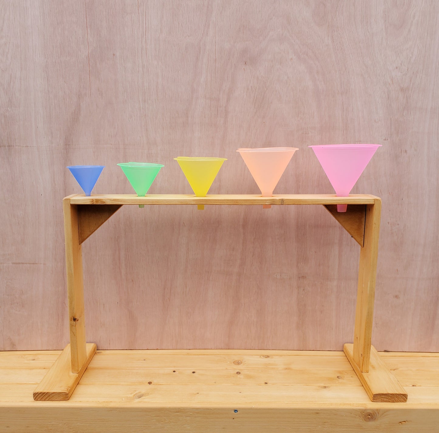 5 funnel rack for sand/water