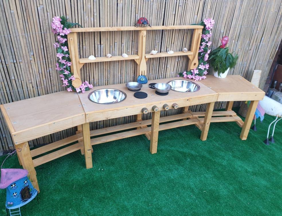 Mud kitchen curve