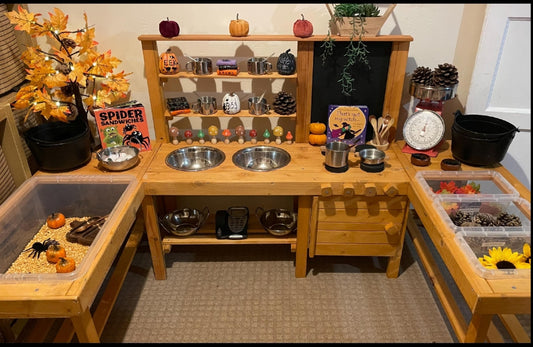 4 X U SHAPE MUD KITCHENS WITH WATER TABLE AND MESSY PLAY STATION.